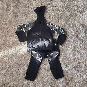 Kid's track suit